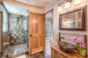 Shower, hair dryer, towels