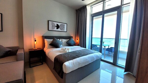 Basic Apartment | 1 bedroom, free WiFi - Pristine Studio with Canal View - 703 (Abu Dhabi)