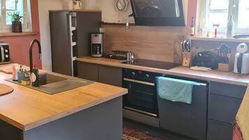 Kühlschrank, Ofen, Herdplatte, Geschirrspüler