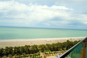 Apartamento premium, 1 cama King, para não fumantes, vista para o mar | Vista para praia/oceano