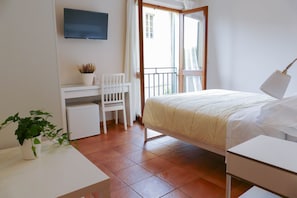 Double Room, Ensuite | Desk, free WiFi, bed sheets - Gialel Pisa Guest House (Pisa)