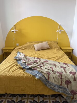 3 slaapkamers, een bureau, reisbedje, gratis wifi