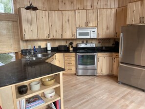Microwave, oven, stovetop, dishwasher - The newly remodeled Stone Cabin with sandy beach and clean clear water  (Bemidji)