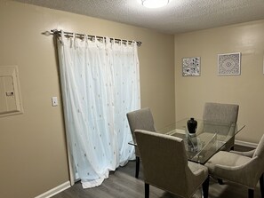 Dining - Upstairs Duplex Near VHS Stadium (Valdosta)