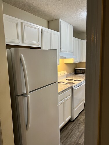 Upstairs Duplex Near VHS Stadium