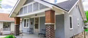 Spacious 3 bedroom home near KUMED and Westport in Kansas City