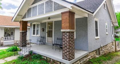 Spacious 3 bedroom home near KUMED and Westport in Kansas City