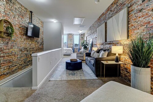 Downtown Luxury Loft