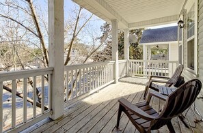 Terrace/patio - Loft on 3rd 616: 2 BR, 2 BA Condominium in Wilmington, Sleeps 4 (Wilmington)