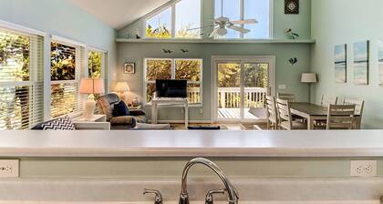 Kure Beach Treehouse | Walk to Beach | Sleeps 8