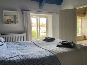 6 Schlafzimmer, Bügeleisen/Bügelbrett, Reisekinderbett, WLAN