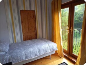 3 dormitorios, tabla de planchar con plancha, wifi y ropa de cama