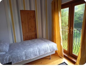 3 dormitorios, tabla de planchar con plancha, wifi y ropa de cama