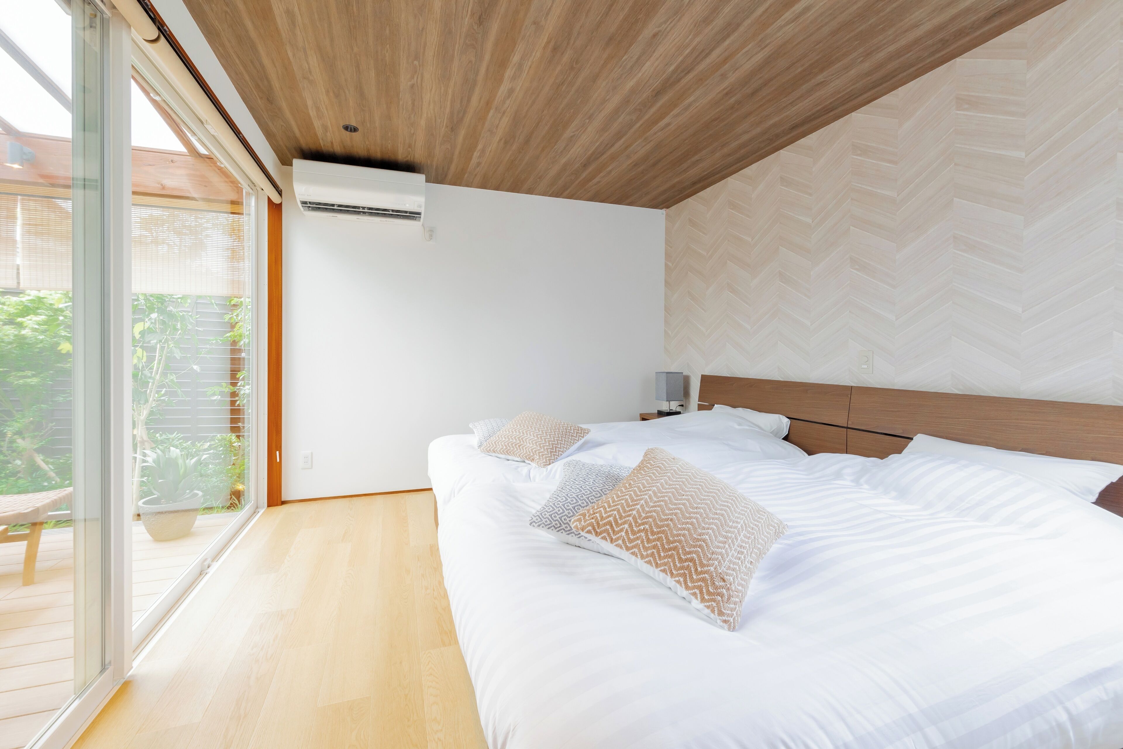 Luxury-Suite, 1 Schlafzimmer, Nichtraucher, Sauna | 1 Schlafzimmer, Daunenbettdecken, individuell dekoriert