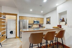Fridge, microwave, oven, stovetop - Condo in Steamboat Springs w/balcony, shared pool & hot tub (Steamboat Springs)
