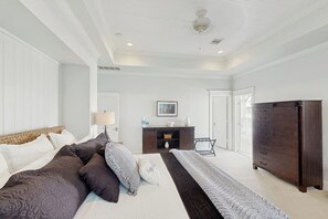 4 bedrooms, internet, bed sheets