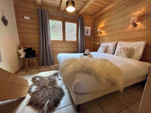 5 sovrum, skrivbord, ljudisolering och strykjärn/strykbräda