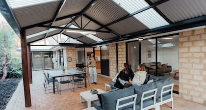 Salhus - 5 bed close to town