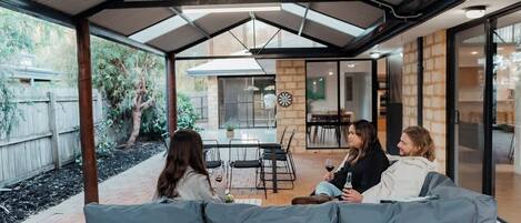 屋外ダイニングエリア