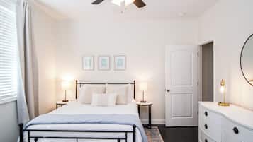 3 chambres, fer et planche à repasser, Wi-Fi, draps fournis