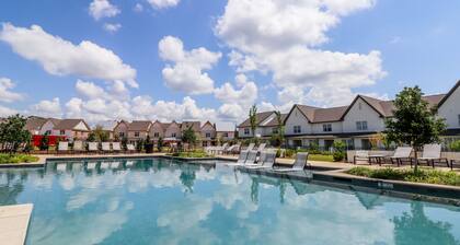 The Oxford Presley - Luxury Townhome Minutes from Ole Miss and The Oxford Square