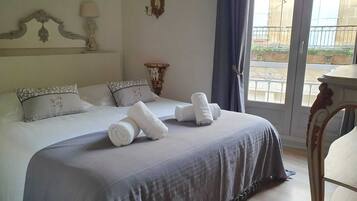 1 chambre, fer et planche Ă repasser, Wi-Fi gratuit, draps fournis