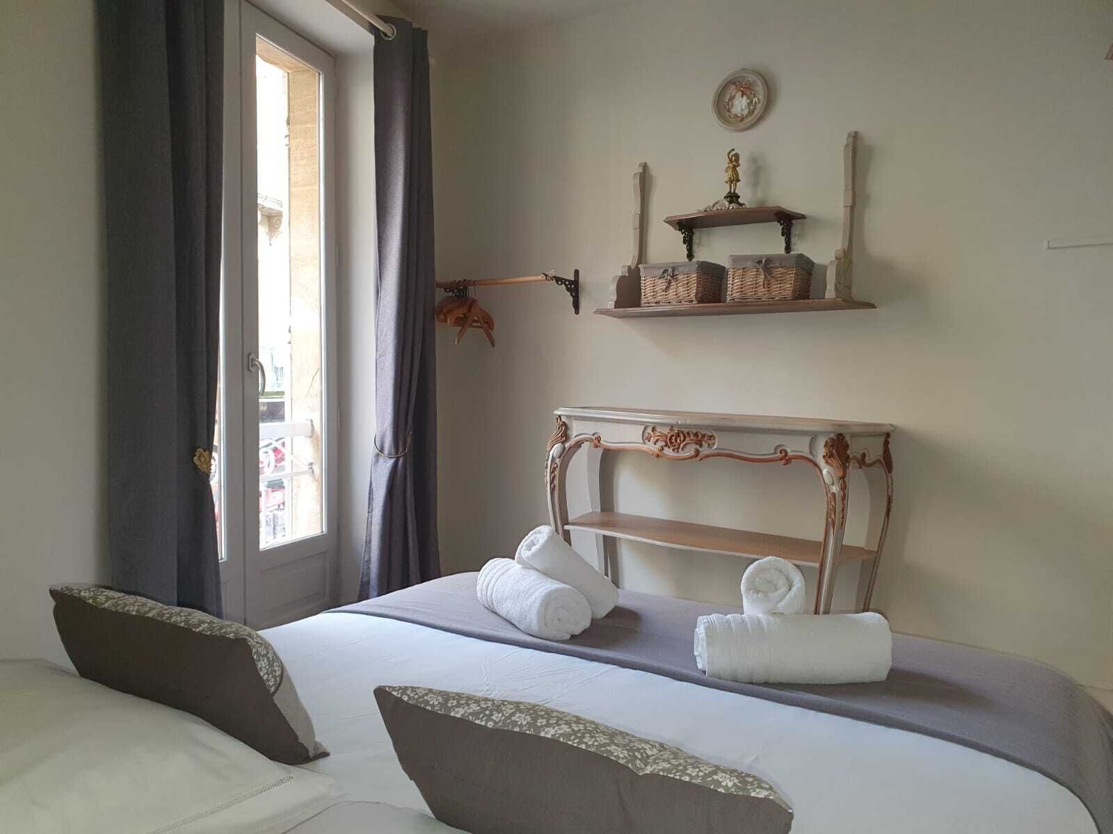 1 chambre, fer et planche à repasser, Wi-Fi gratuit, draps fournis