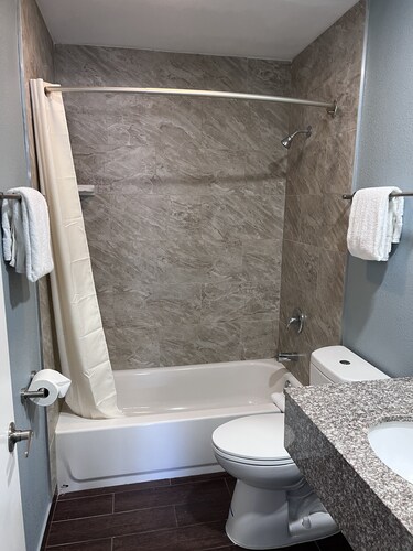2 Room Suite - Indoor Pool and Spa - Walk to the Boardwalk - No Cleaning Fee!