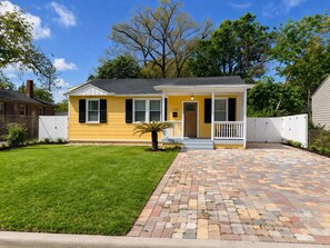 Exterior - Sunny Riverside Stay • Near Dining • Sleeps 6 (Jacksonville)