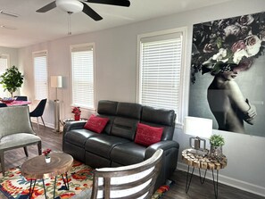 Smart TV - Unique Design Bungalow in Jax Riverside Area.  (Jacksonville)