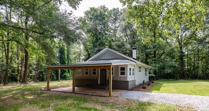 Renovated Cottage on 5 Acres near Athens!