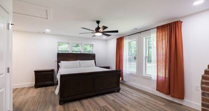 Renovated Cottage on 5 Acres near Athens!