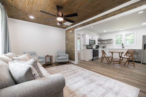 Renovated Cottage on 5 Acres near Athens!