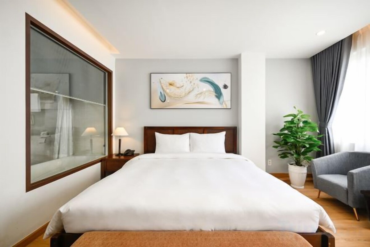 Cofres nos quartos, cortinas blackout, Wi-Fi de cortesia