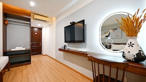 Deluxe Room | Living area - Pearl Central Hotel (Ho Chi Minh City)