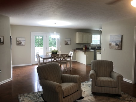 Interior. Great place to gather near Lake Cumberland