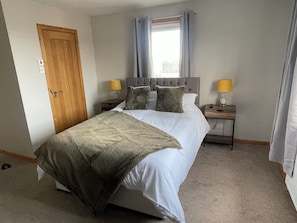 Comfort Room | Free WiFi, bed sheets - Broadhaven Road (Wick)