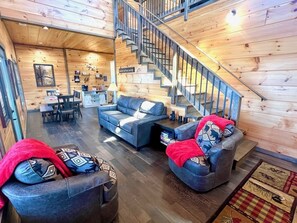 Televisión y chimenea 