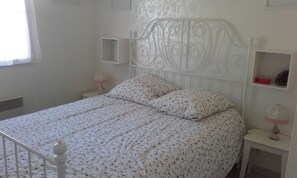 3 bedrooms, iron/ironing board - Maison Récente 3chambres, Proche mer et Forêt (Saint-Jean-de-Monts)