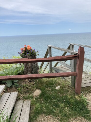 Cozy studio apartment near beach 