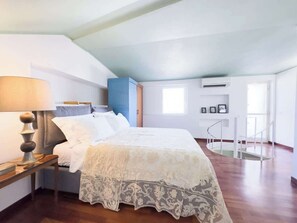 1 bedroom, iron/ironing board, WiFi, bed sheets - Casa Triunfo Boutique Apartment Colosseo (Rome)