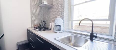 Réfrigérateur, four, plaque de cuisson, lave-vaisselle