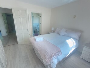 House, Multiple Beds | 3 bedrooms, free WiFi, bed sheets