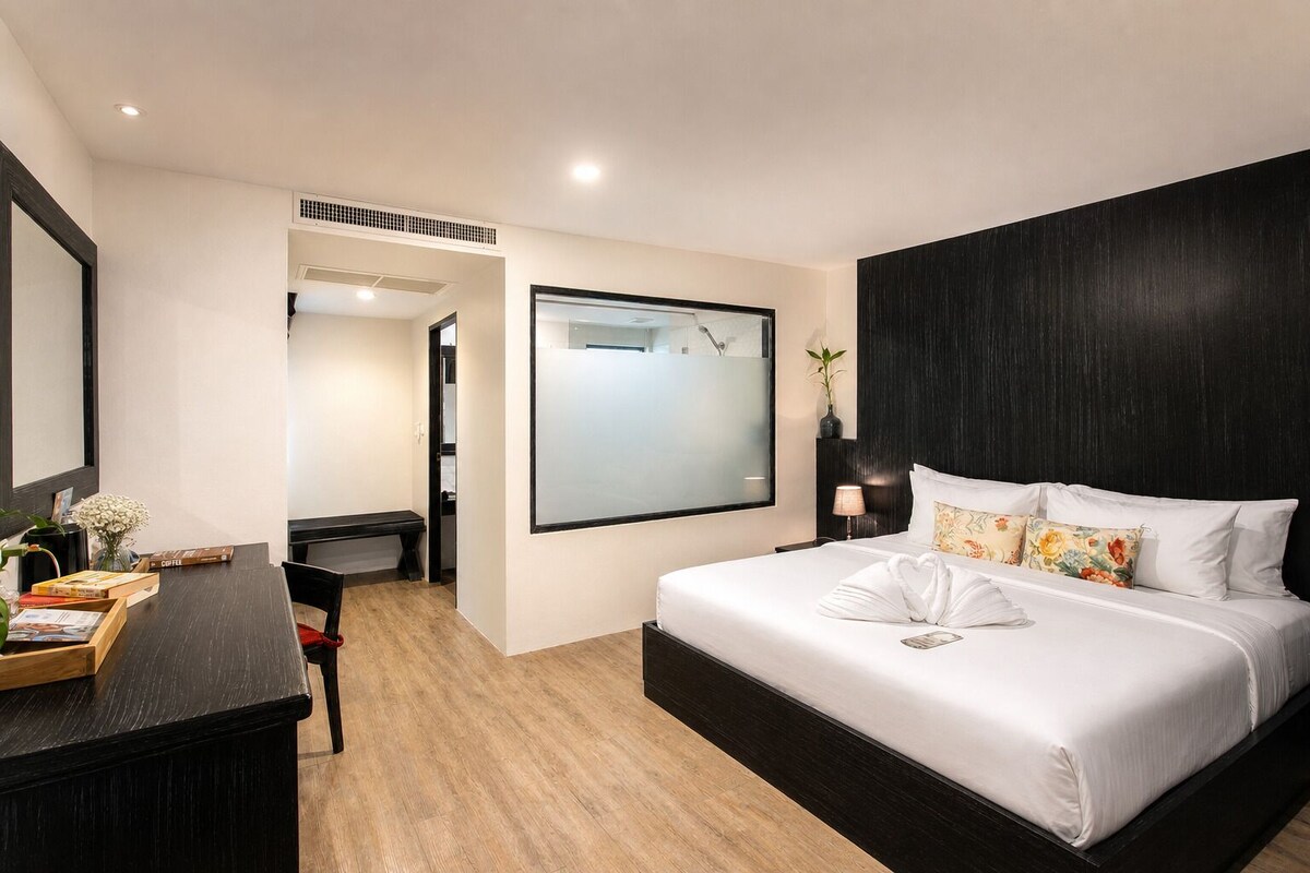 WiFi (free), bed sheets