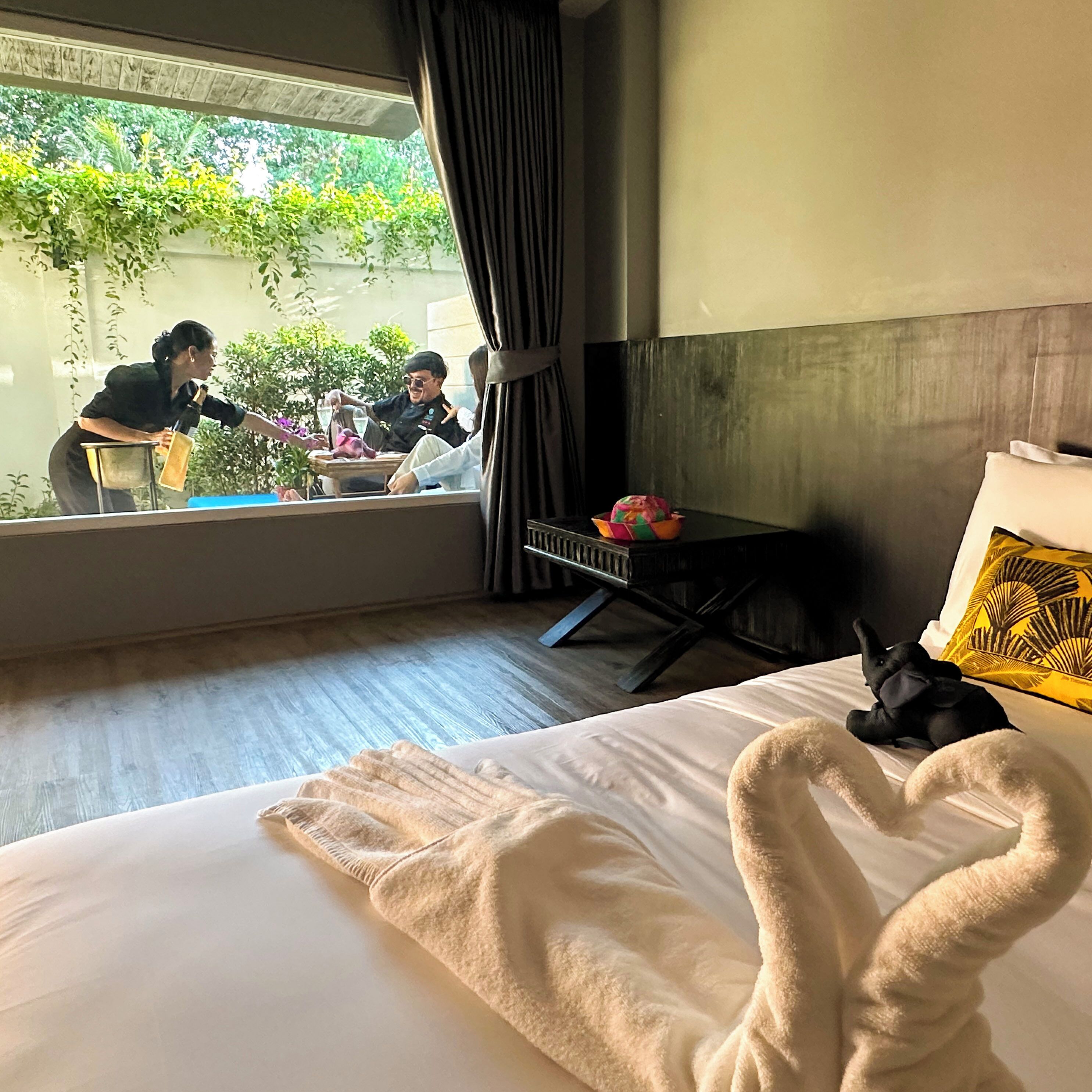 Free WiFi, bed sheets
