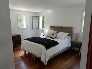 4 dormitorios, escritorio, tabla de planchar con plancha y wifi gratis