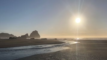 Beach nearby, beach towels