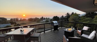 Panoramic Ocean View - Game Room - Fire Pit - Large Deck - Casino - Redwoods 