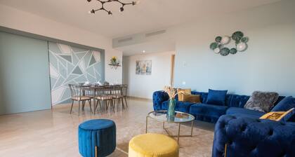 Blue Paradise,a ray of Sunshine Between sea & Pool