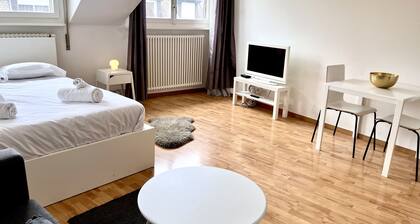 Yooneet Boutique Studio 2' Train Station